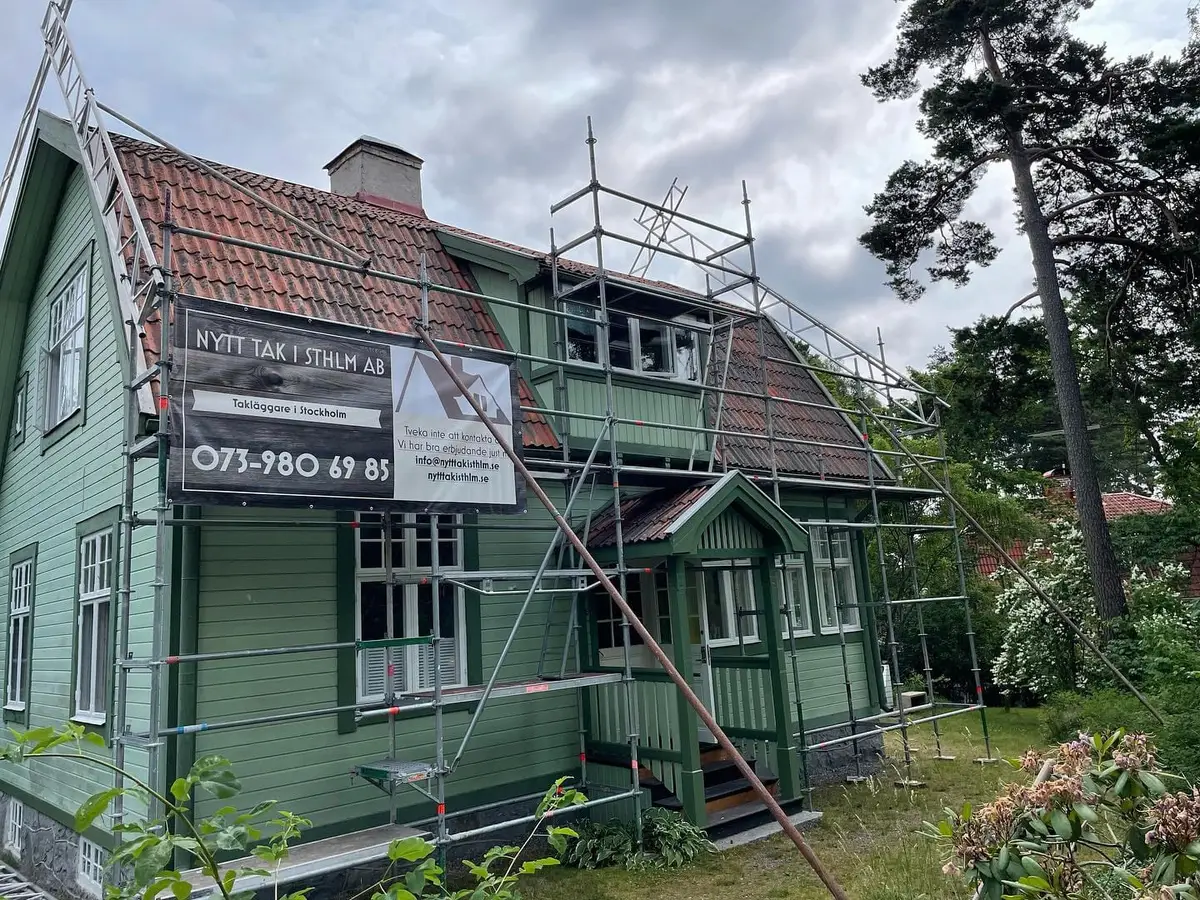 Takrenovering inför försäljning — kan ett nytt tak öka värdet på huset?